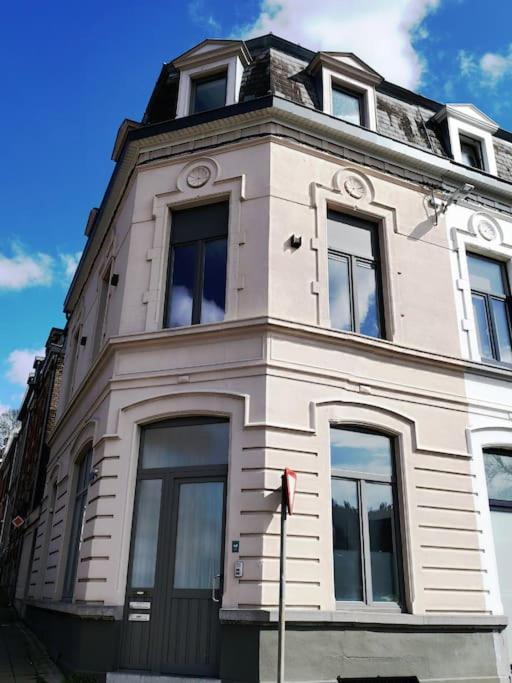 Au Pied Du Mur Huy Eksteriør billede